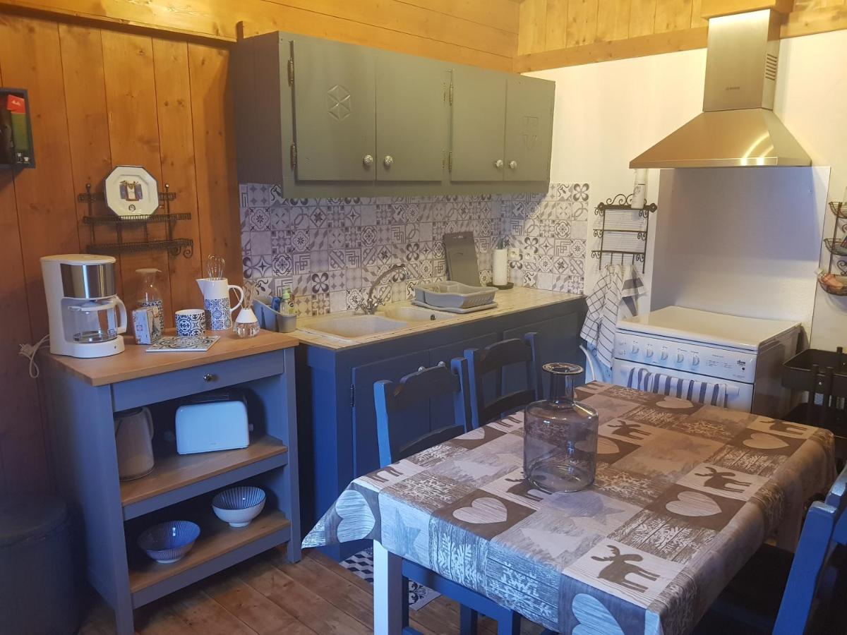 Petit Chalet Savoyard Domancy Exterior photo